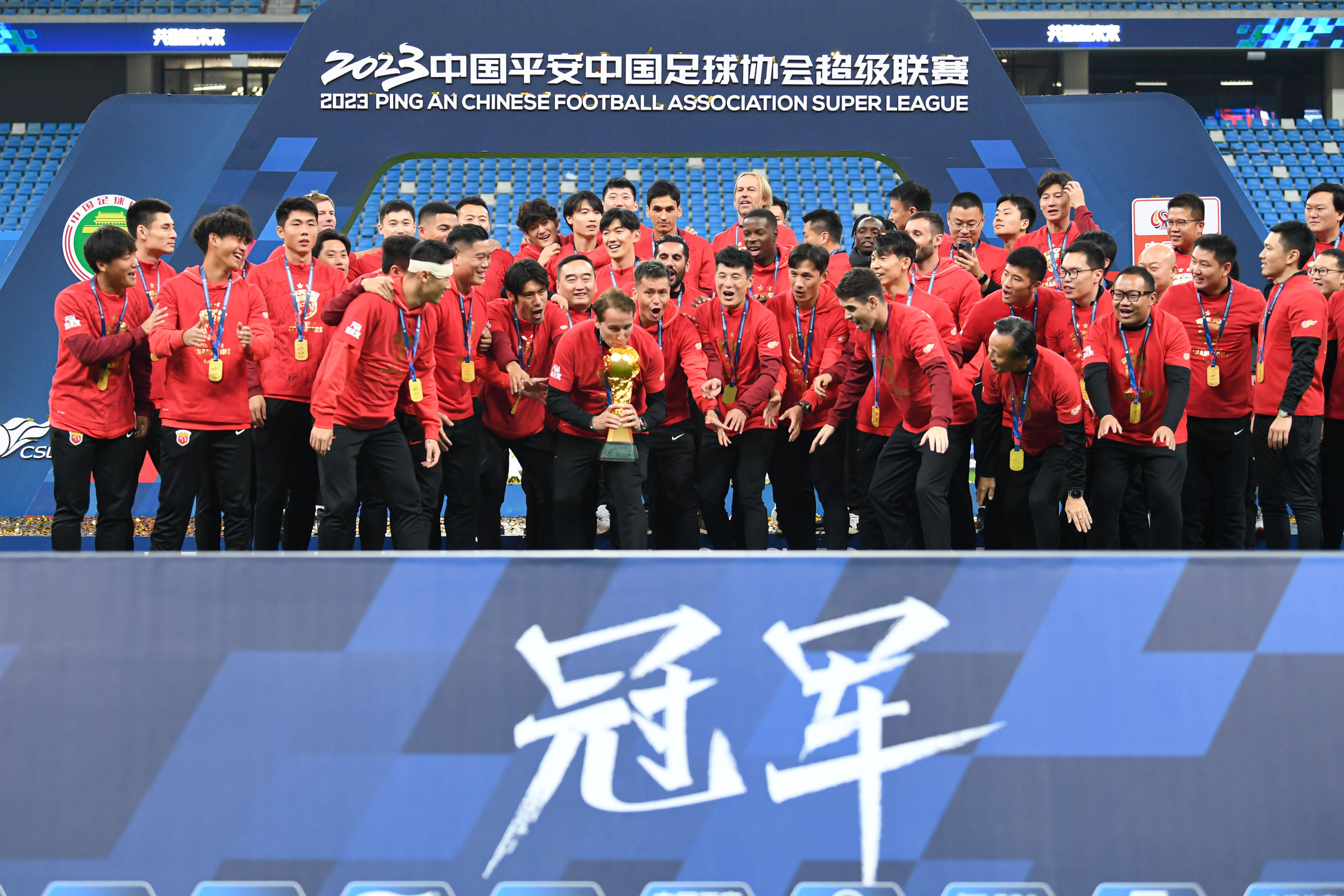 上港连胜收官，球队迎来巅峰表现